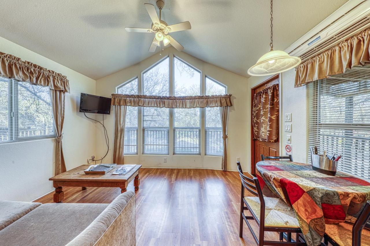 The Pecan @ Mendelbaum Winery Guest Cabins Villa Fredericksburg Exterior foto