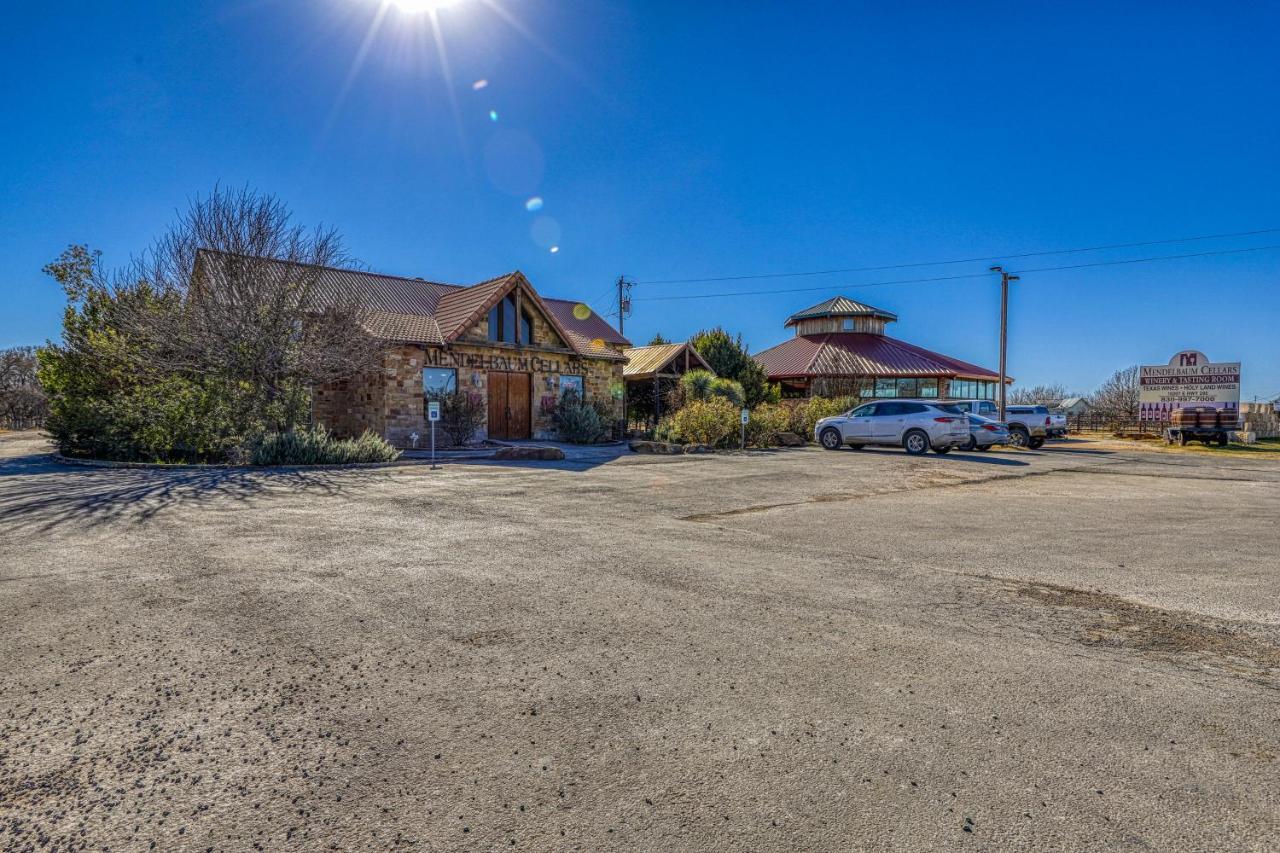 The Pecan @ Mendelbaum Winery Guest Cabins Villa Fredericksburg Exterior foto